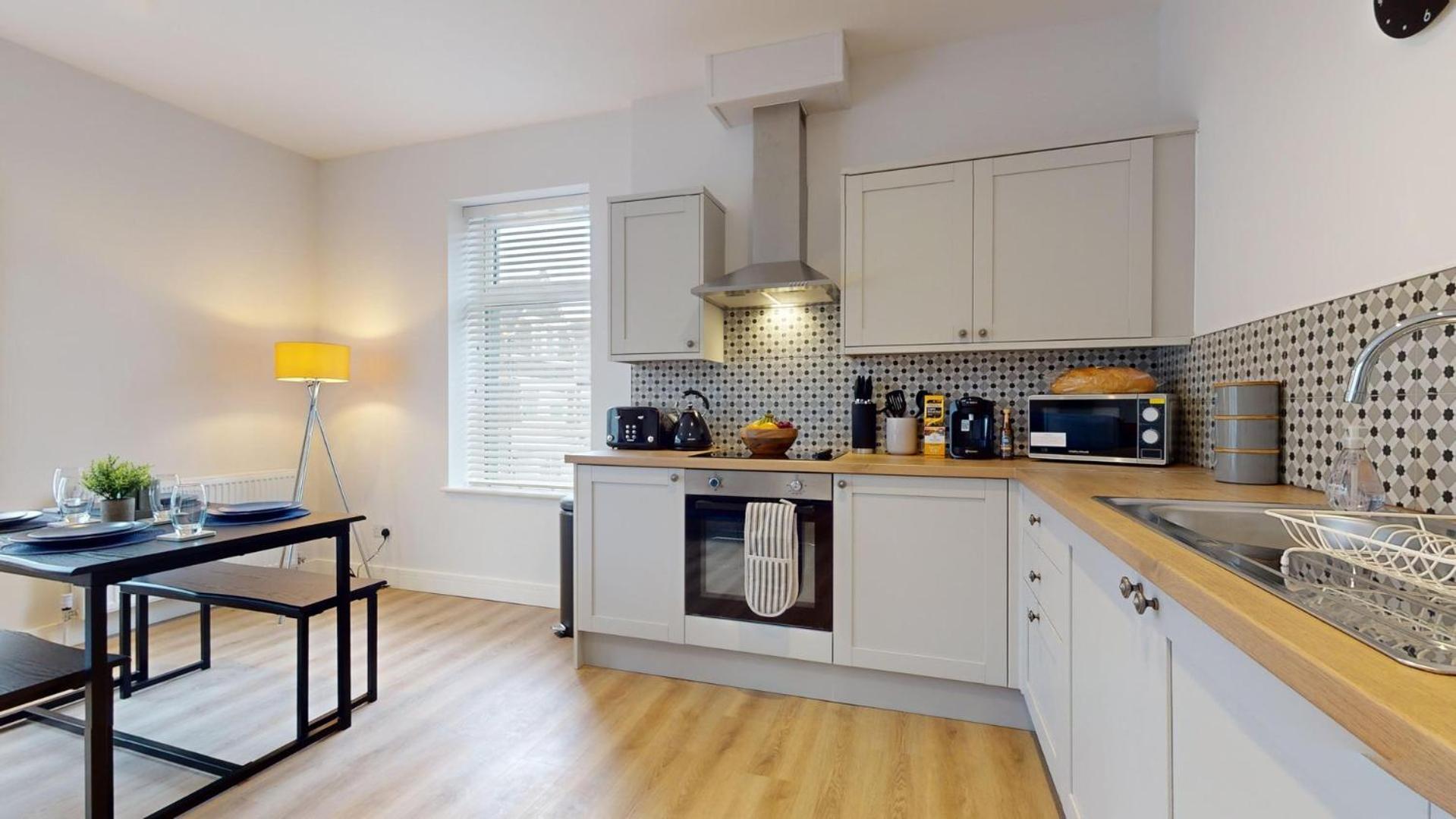 Impressive Two Bedroom | Wifi Cardiff Bagian luar foto